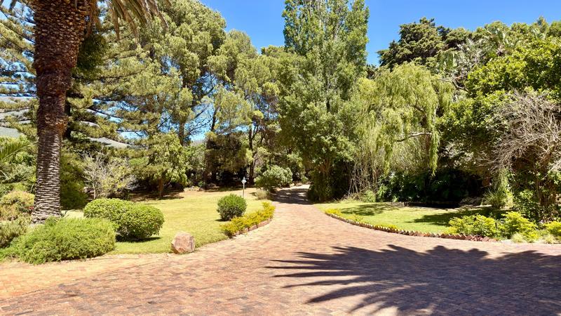 9 Bedroom Property for Sale in Hout Bay Western Cape